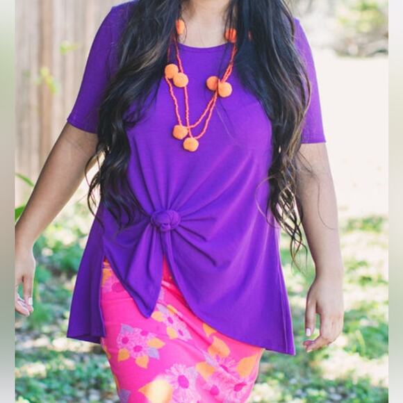 LuLaRoe Perfect T Football Print Neutral Black White Total Comfort Team Spirit M - Picture 11 of 14